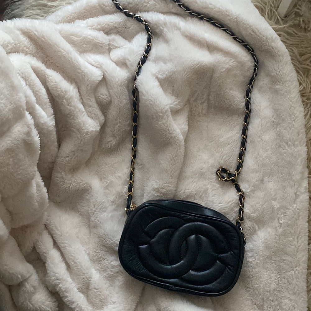 Vintage Chanel lamb skin purse - Picture 1 of 4